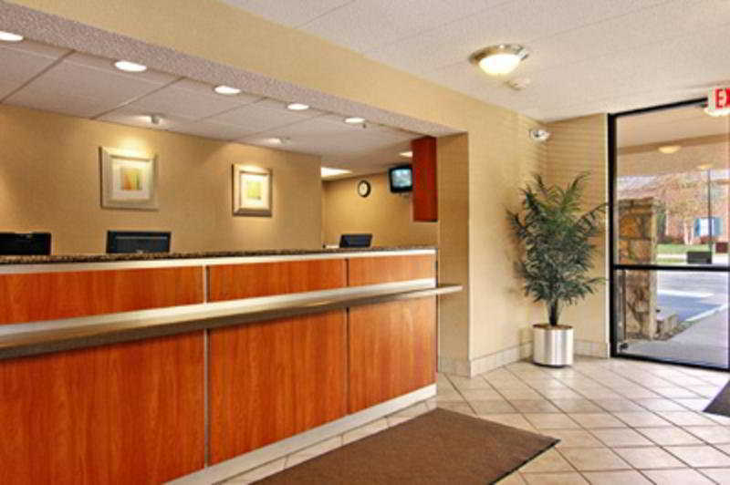 Red Roof Inn Louisville East - Hurstbourne Interior foto