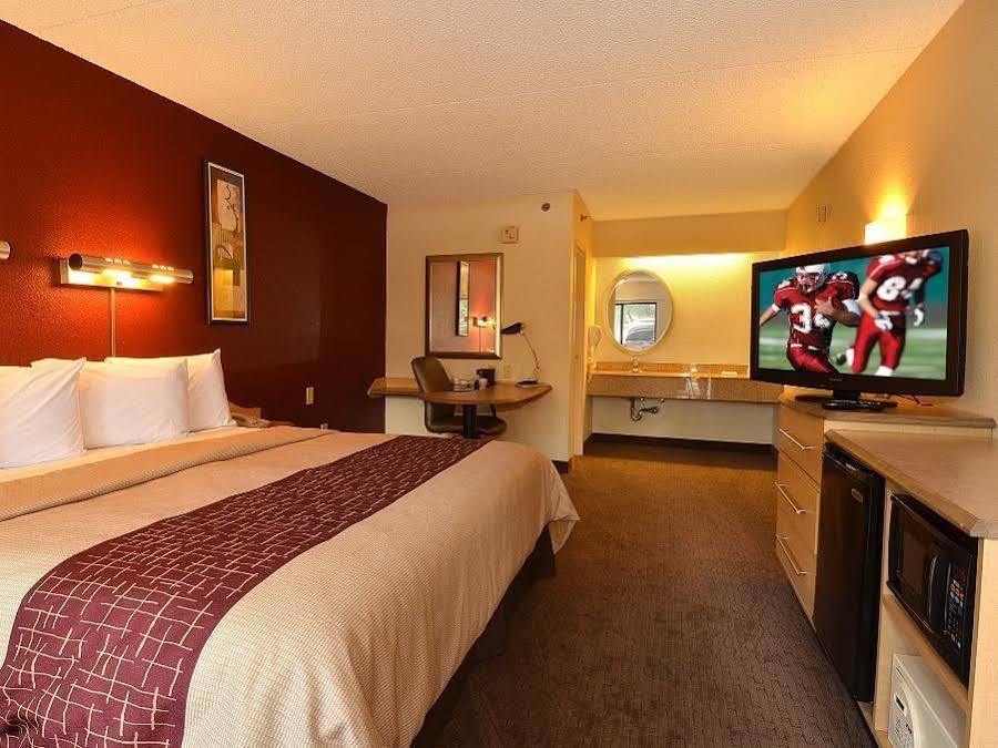 Red Roof Inn Louisville East - Hurstbourne Exterior foto